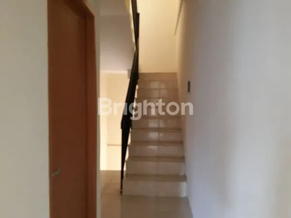 image RUKO 3 LANTAI SIAP HUNI LETAK STRATEGIS JELAMBAR WIJAYAKUSUMA JAKARTA BARAT (6)