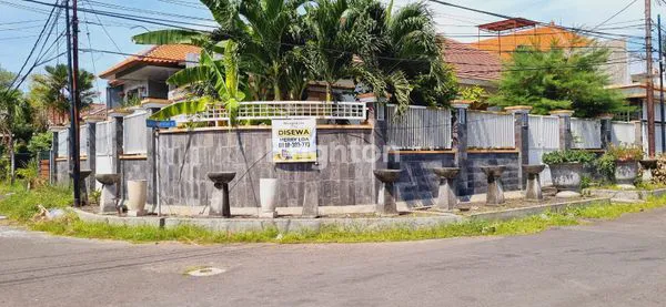 image RUMAH SEMI FURNISHED SIAP HUNI, LOKASI PREMIUM, HARGA TERJANGKAU (1)