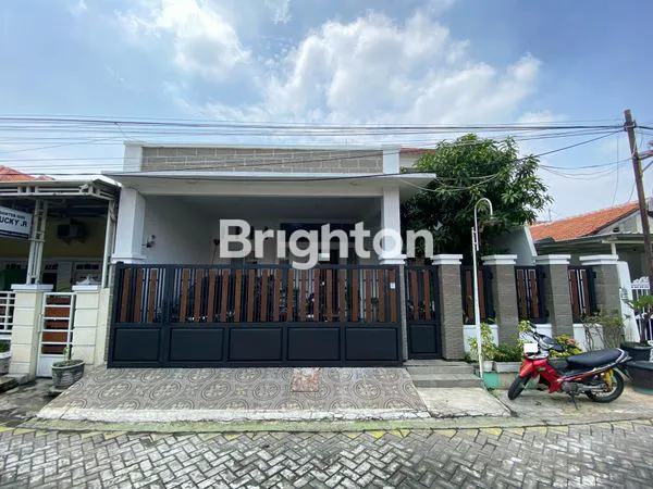 image RUMAH DI PERUMAHAN SEKARDANGAN (1)