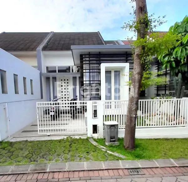 image RUMAH CANTIK SEMI FURNISH DI GRAND PERMATA JINGGA SAWOJAJAR (1)