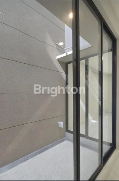 image RUMAH BARU MINIMALIS  100% BARUK UTARA MERR NGINDEN UPN IPH DINAMIKA 15 MENIT KE GALAXI MALL 10 MENIT KE BANDARA JUANDA (6)