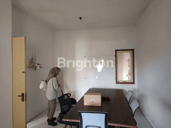 image RUMAH STRATEGIS SURYA ASRI 3+1 KT SIAP HUNI (3)