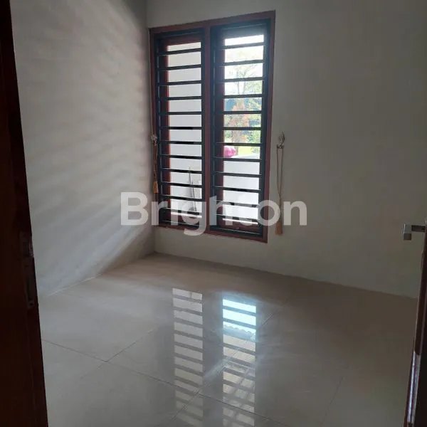 image RUMAH DI SOLO BARU DEKAT THE PARK MALL (3)