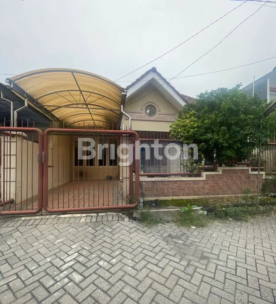 image RUMAH STRATEGIS 4 KT HADAP SELATAN SIAP HUNI (1)