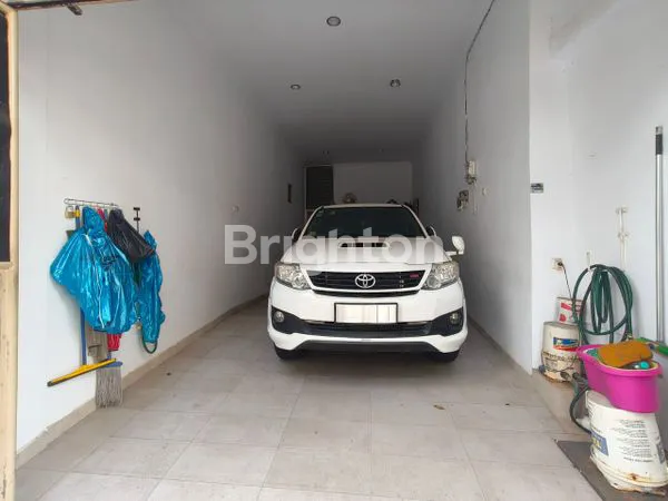 image RUMAH 3 LANTAI DI KEMURNIAN GLODOK TAMAN SARI JAKARTA  BARAT (2)