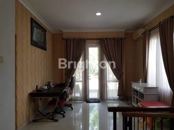 image RUMAH MEWAH 2 LANTAI + KOLAM RENANG DI KOTA WISATA (5)