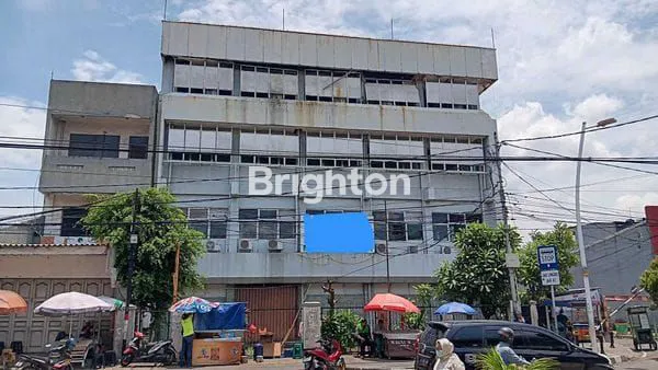 GEDUNG 4 LANTAI STRATEGIS DI JATINEGARA JAKARTA TIMUR