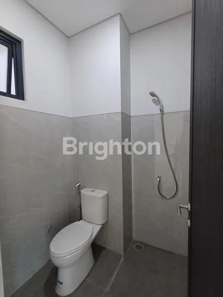 image RUKO STRATEGIS DI FRONT ROW KOTA WISATA CIBUBUR, LOKASI EMAS UNTUK BISNIS ANDA (3)