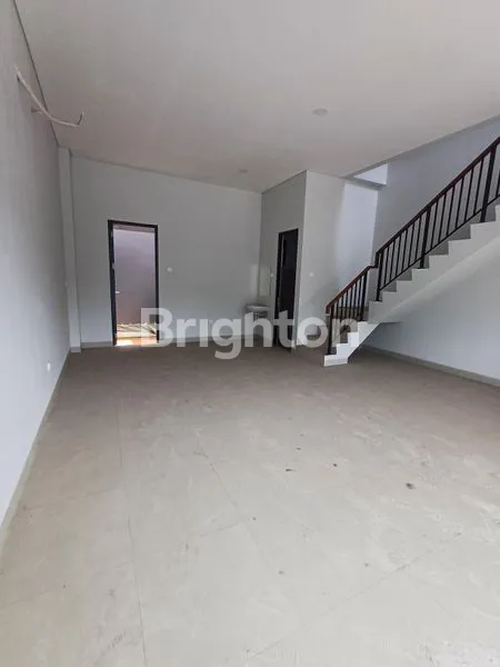 image RUKO STRATEGIS DI FRONT ROW KOTA WISATA CIBUBUR, LOKASI EMAS UNTUK BISNIS ANDA (7)