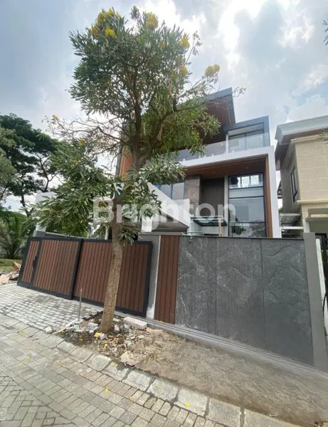 Gambar Property RUMAH MEWAH 3 LANTAI DI CITRALAND, LIFT PRIVATE