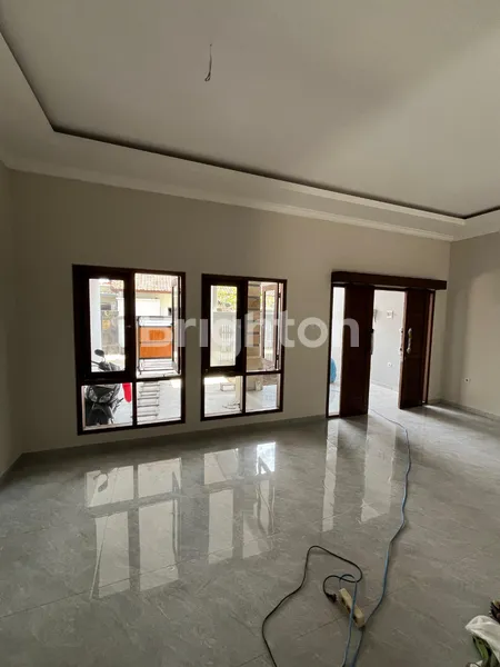 image RUMAH BARU SIAP HUNI DI SESETAN, DENPASAR (7)