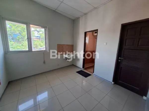 image RUKO GANDENG 4 LANTAI SIAP HUNI COCOK UNTUK KANTOR DI AHMAD YANI (4)