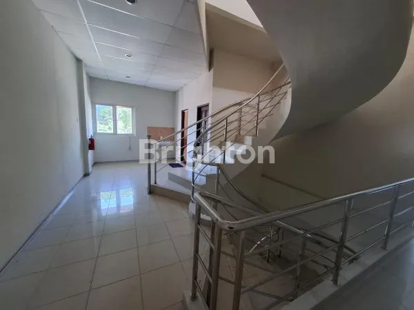 image RUKO GANDENG 4 LANTAI SIAP HUNI COCOK UNTUK KANTOR DI AHMAD YANI (6)