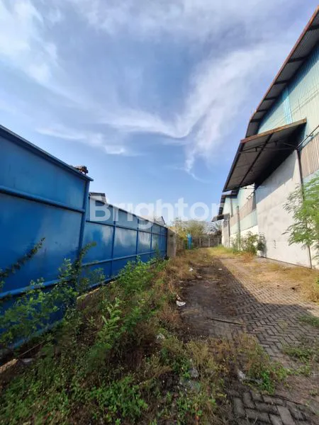 image GUDANG MARGOMULYO, SURABAYA BARAT. DEKAT TAMBAK OSOWILANGUN - GREGES JAYA - KALIANAK - EXIT TOL MARGOMULYO - PELABUHAN TANJUNG PERAK - PELABUHAN TERMINAL PETI KEMAS TELUK LAMONG - KEBOMAS GRESIK, DLL. (2)