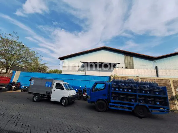 image GUDANG MARGOMULYO, SURABAYA BARAT. DEKAT TAMBAK OSOWILANGUN - GREGES JAYA - KALIANAK - EXIT TOL MARGOMULYO - PELABUHAN TANJUNG PERAK - PELABUHAN TERMINAL PETI KEMAS TELUK LAMONG - KEBOMAS GRESIK, DLL. (8)