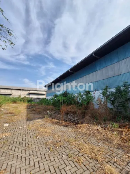 image GUDANG MARGOMULYO, SURABAYA BARAT. DEKAT TAMBAK OSOWILANGUN - GREGES JAYA - KALIANAK - EXIT TOL MARGOMULYO - PELABUHAN TANJUNG PERAK - PELABUHAN TERMINAL PETI KEMAS TELUK LAMONG - KEBOMAS GRESIK, DLL. (4)