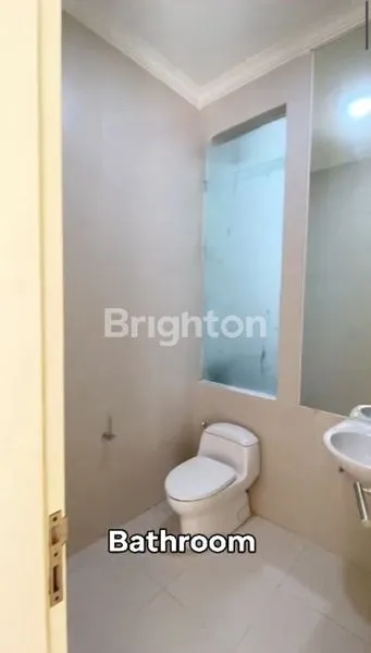 image RUMAH MEWAH 2 LANTAI DI PAKUWON CITY, LONG BEACH, SURABAYA (8)