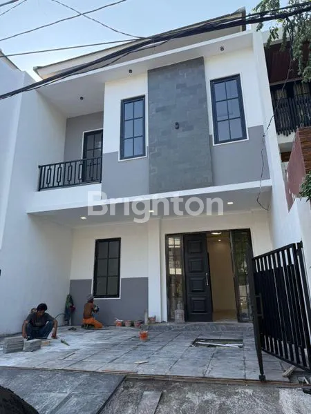 image RUMAH BARU GRESS MINIMALIS ARAYA 2 DEKAT MERR KERTAJAYA PAKUWON CITY (2)