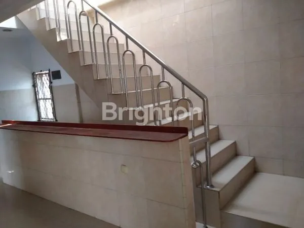 image RUMAH JELAMBAR LUAS (7)