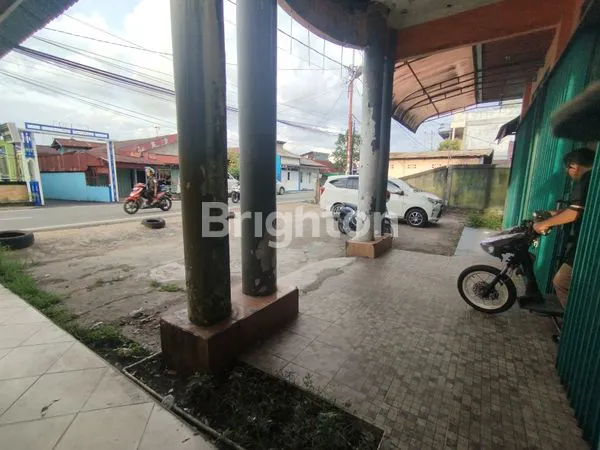 image RUMAH TOKO MEWAH TEPIAN JALAN PONTIANAK (3)