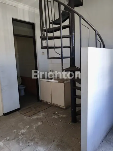 image RUKO 3 LANTAI POSISI HOOK PARKIR LUAS LOKASI SANGAT STRATEGIS 0 JALAN RAYA JEMURSARI (2)