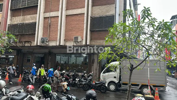 image RUKO GANDENG HOOK 3½ LANTAI DI GLODOK JAYA (4)