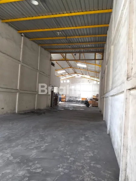 image GUDANG SIAP PAKAI LOKASI STRATEGIS DAN AKSES UTAMA COCOK UNTUK INDUSTRI MUAPUN LOGISTIK RAYA TROPODO (3)