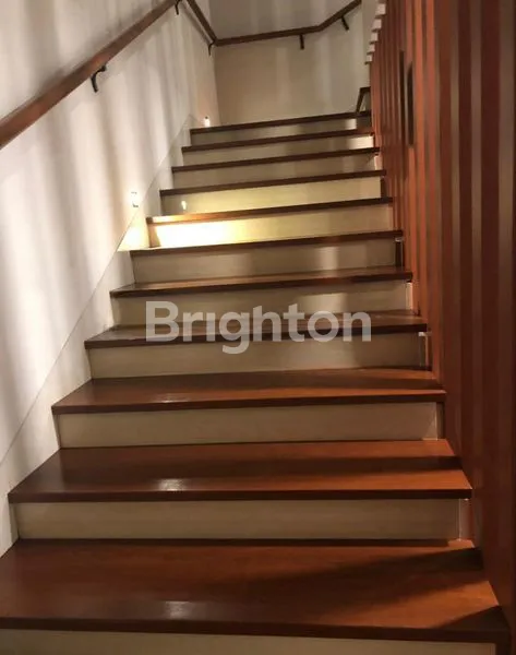 image RUMAH ISTIMEWA SEMI FURNISHED DI TAMAN ARIES. BANGUNAN 3,5 LANTAI  (5)