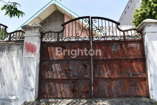 image RUMAH JL LOMPO BATANG PETEMON HITUNG TANAH STRATEGIS PUSAT KOTA (3)