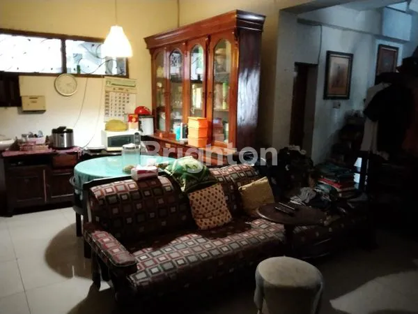 image RUMAH HOOK TENGAH KOTA JALAN SINGOSARI SEMARANG (4)