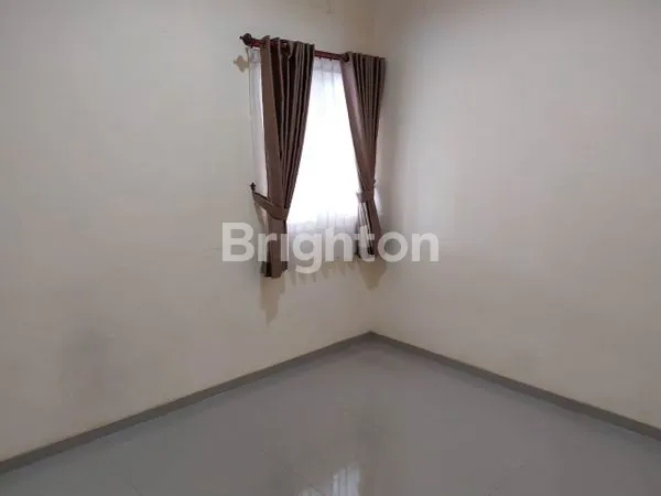 image DIJUAL SEGERA RUMAH GRAND DELTASARI WARU (4)