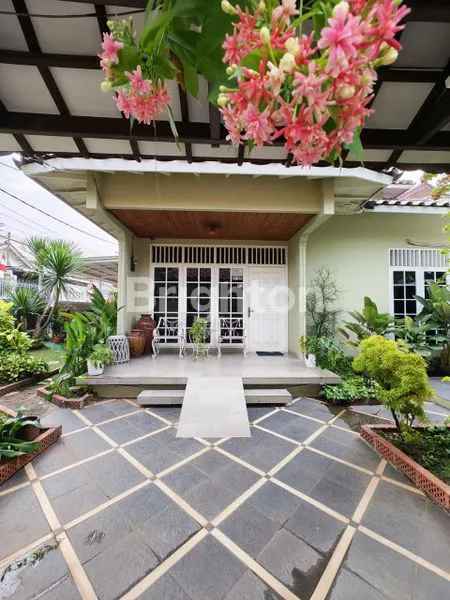 image RUMAH CANTIK KEBON JERUK  HOEK (6)
