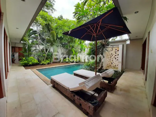 image TROPICAL 3-BEDROOM VILLA IN THE HEART OF SANUR - WALKING DISTANCE TO THE BEACH  (1)