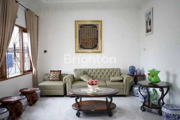 image RUMAH SIAP HUNI DI KEBON JERUK (2)