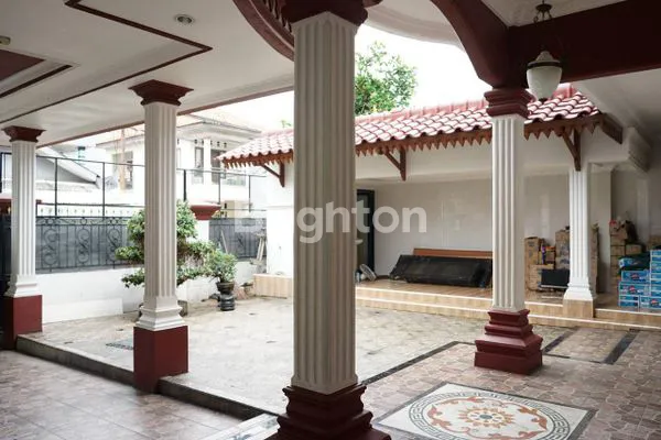 image RUMAH SIAP HUNI DI KEBON JERUK (1)