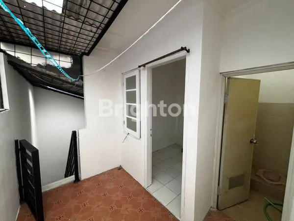 image RUMAH DISEWAKAN BARU RENOVASI SIAP HUNI, LOKASI STRATEGIS!\N (5)