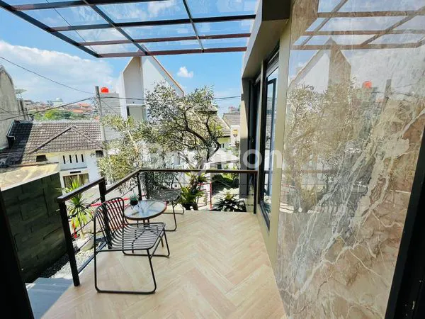 image RUMAH GRIYA CIKUTRA 135M2 3 TINGKAT BOJONG KONENG BANDUNG SIAP HUNI SERTIFIKAT SHM (4)