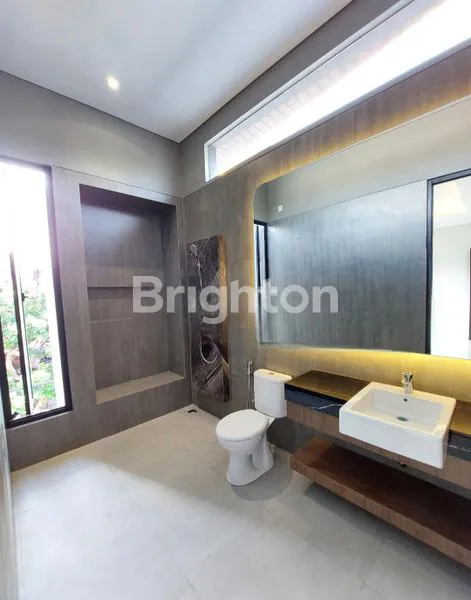 image FASAD UNIKK!!! NEW GRESS HUNIAN MODERN MINIMALIS HOOK STRATEGIS DEKAT SEKOLAH PETRA KAMPUS UBAYA NGAGEL BRATANG BARATAJAYA KERTAJAYA INDAH DHARMAHUSADA (8)