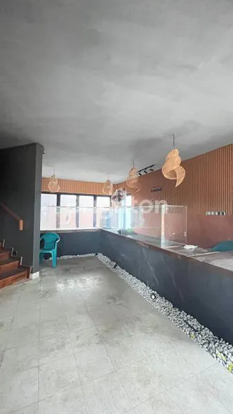 image RUMAH 2 LT HOOK DEPAN CAFE RAMEN BATU (5)