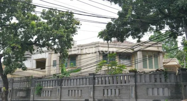 image RUMAH HOEK JALAN WIJAYA KEBAYORAN BARU (1)