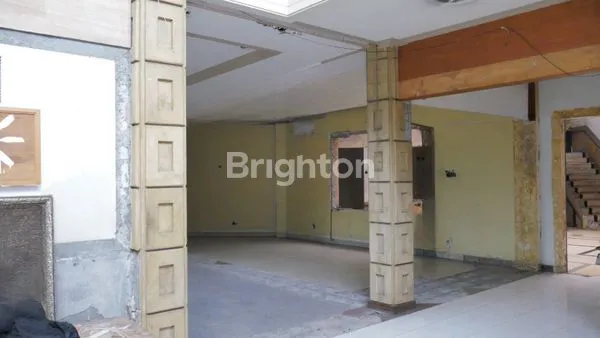 image RUMAH HOEK JALAN WIJAYA KEBAYORAN BARU (7)