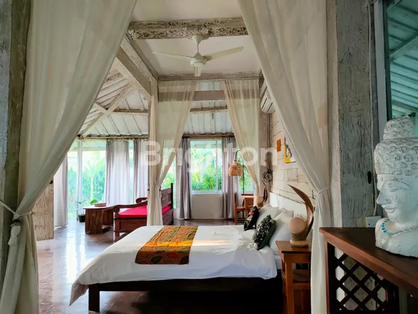 image GORGEOUS GARDEN VILLA IN THE HEART OF SANUR \UD83C\UDF34 FUSION ARSITEKTUR BALINESE–WESTERN DI ATAS LAHAN UNIK 11 ARE, COCOK UNTUK KELUARGA, ANAK-ANAK, DAN HEWAN PELIHARAAN. (4)