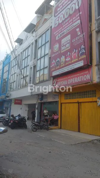 image DIJUAL CEPAT RUKO 3 LANTAI SHM DI KOMPLEK GRIYA RIATUR DI JL. T. AMIR HAMZAH (3)