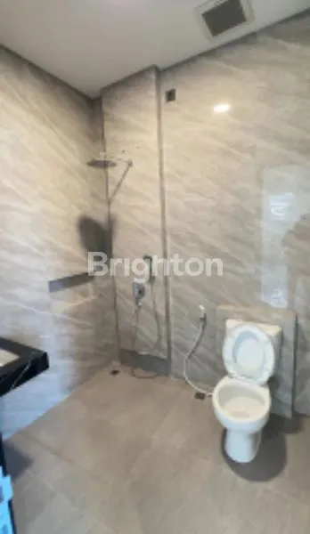 image RUMAH MEWAH DI KERTAJAYA INDAH (7)