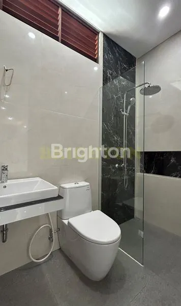 image RUMAH MEWAH SWIMMING POOL DI PONDOK NIRWANA, RUNGKUT, SURABAYA TIMUR. AKSES MUDAH JALAN RAYA MERR RUNGKUT , DEKAT KAMPUS UBAYA - TENGGILIS - PANJANG JIWO - NGINDEN - KENDANGSARI - KAMPUS UPN, DLL. (7)