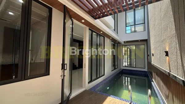 image RUMAH MEWAH SWIMMING POOL DI PONDOK NIRWANA, RUNGKUT, SURABAYA TIMUR. AKSES MUDAH JALAN RAYA MERR RUNGKUT , DEKAT KAMPUS UBAYA - TENGGILIS - PANJANG JIWO - NGINDEN - KENDANGSARI - KAMPUS UPN, DLL. (5)