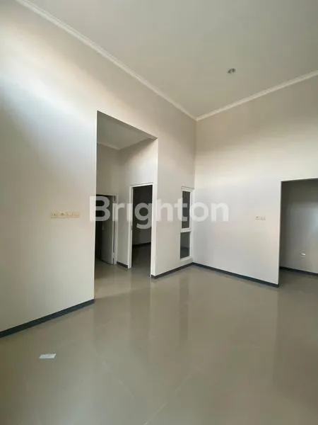 image ALANA REGENCY CEMANDI RUMAH SIAP HUNI DISEWAKAN KAWASAN PADAT PENDUDUK DEKAT MERR* (2)