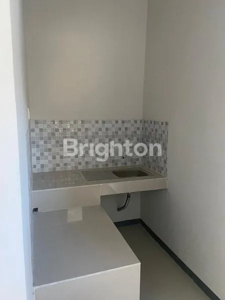 image ALANA REGENCY CEMANDI RUMAH SIAP HUNI DISEWAKAN KAWASAN PADAT PENDUDUK DEKAT MERR* (7)