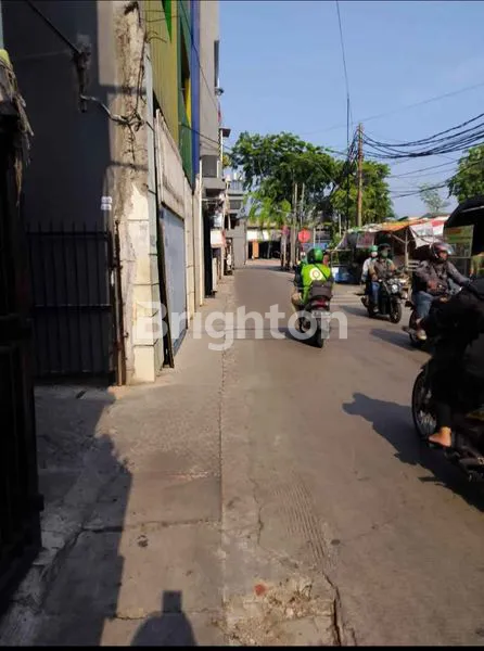 image RUMAH 3 LANTAI SIAP HUNI DI SUNTER (8)