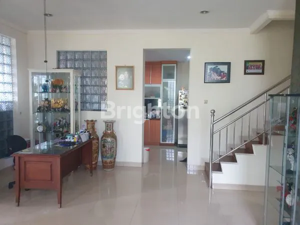 image RUMAH HOEK 2,5 LANTAI LT 197M² DI CIBUBUR COUNTRY (6)